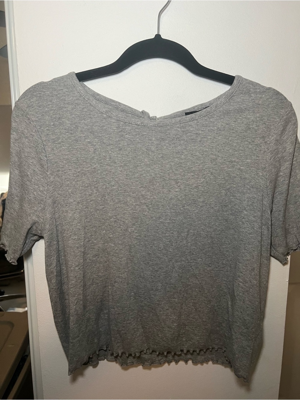 Express Light Gray Short Sleeve Crop Tee Keyhole back